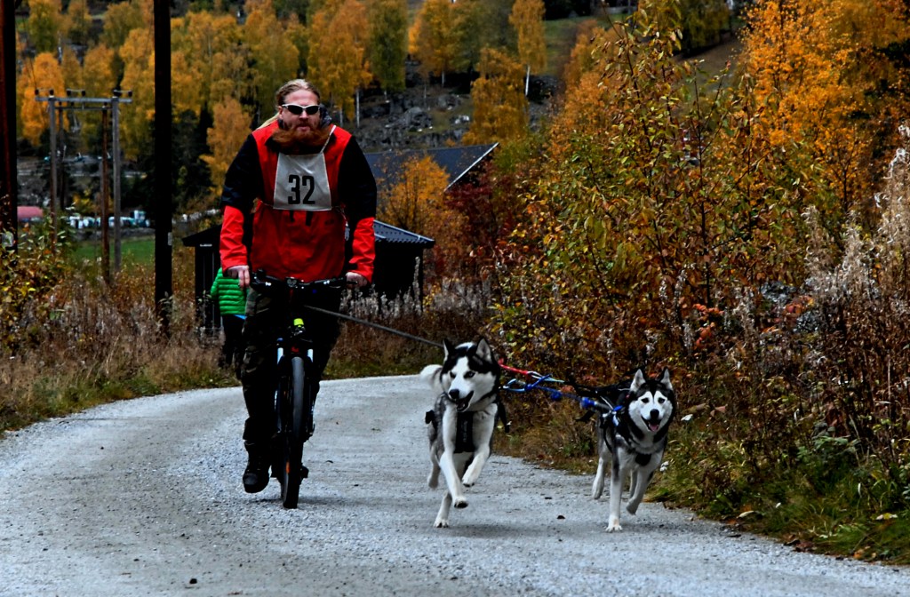 TRENING OG AKTIVITETS PROGRAM APRIL&nbsp;2015